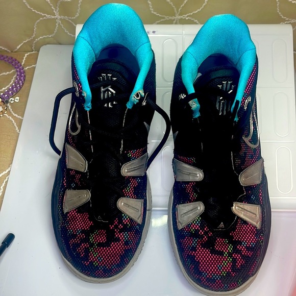 Nike‎ Kyrie 7 " Pixel Camo" size 5 Y - Picture 2 of 10